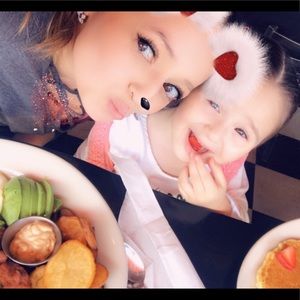 Meet your Posher, Daphne